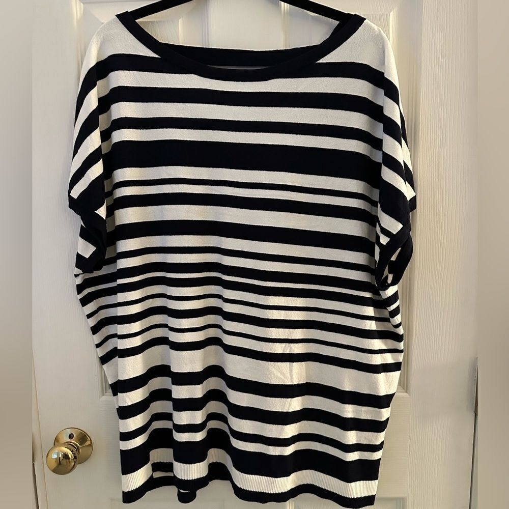 NWT Loft Black and white striped‎ short sleeve knit top XXL
